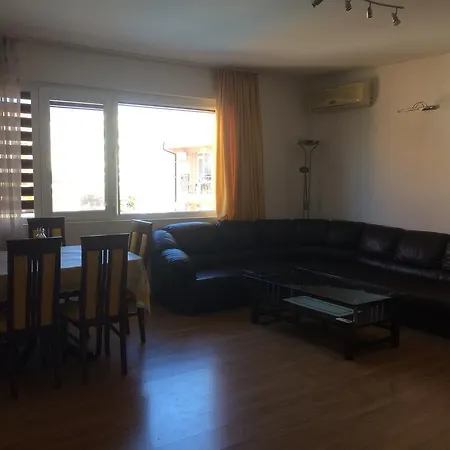 Deniss In Διαμέρισμα Ράβντα