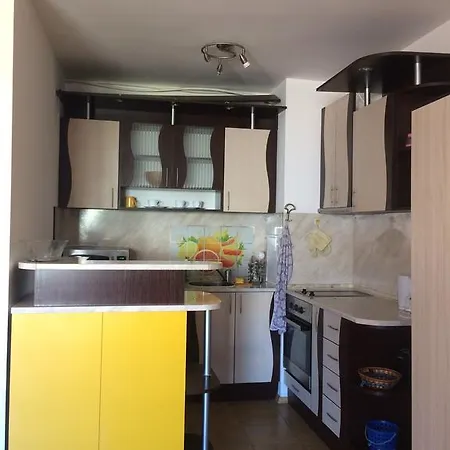 Deniss In Διαμέρισμα
